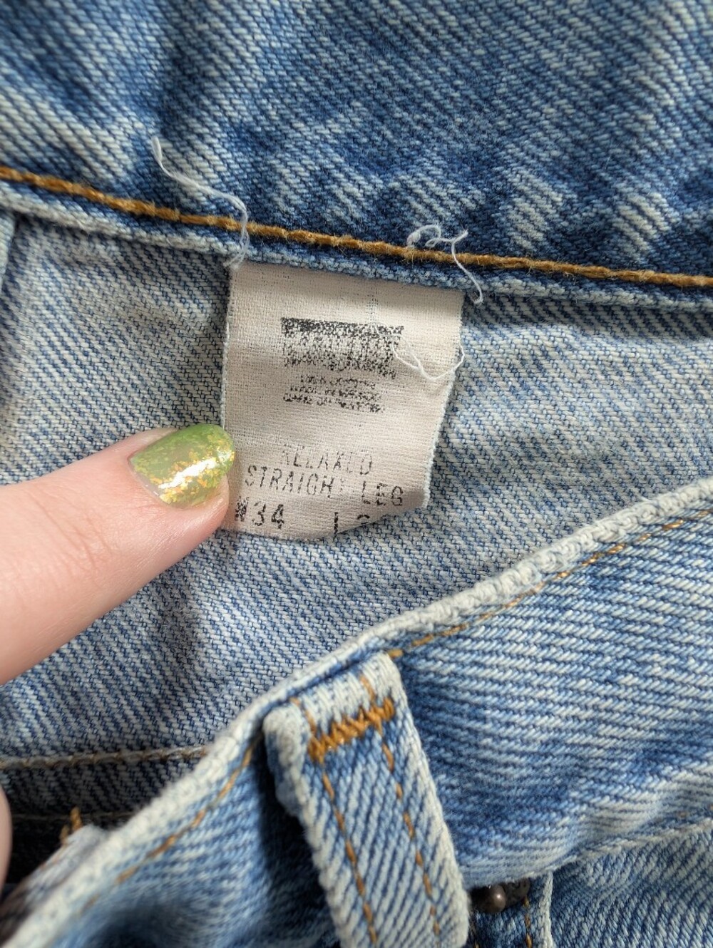 Women's Levis High Rise Distressed Shorts - Picture 4 of 6